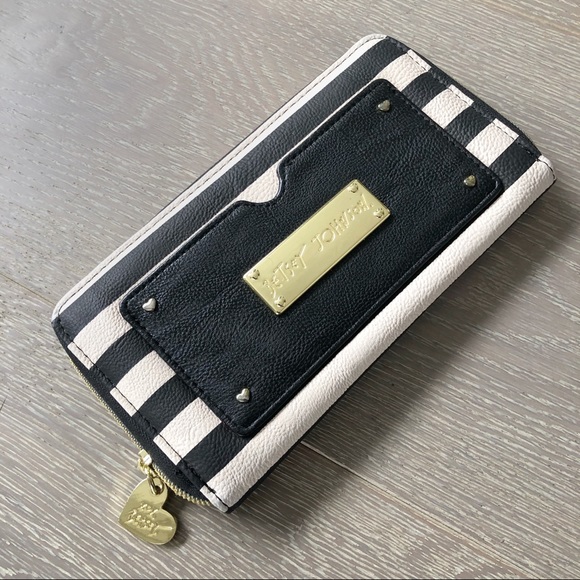 Betsey Johnson Handbags - BETSEY JOHNSON New Black/White/Gold Stripe Wallet